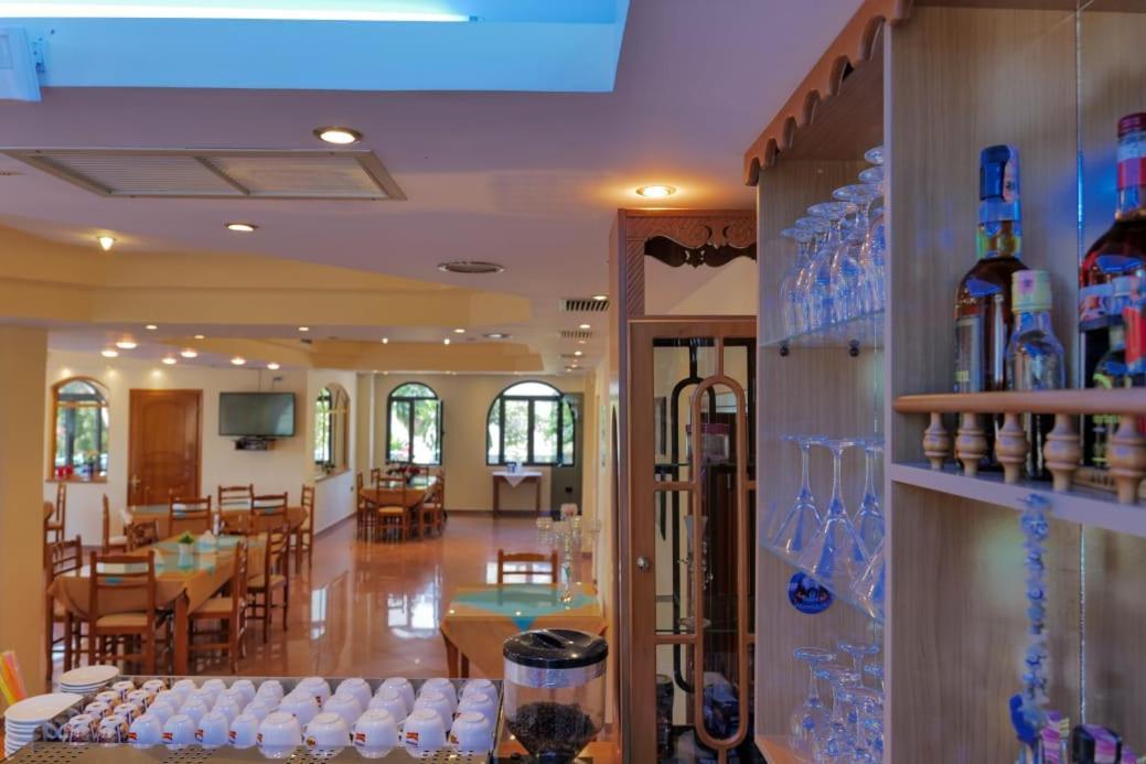 Blue Heaven Hotel Sarandë Eksteriør billede