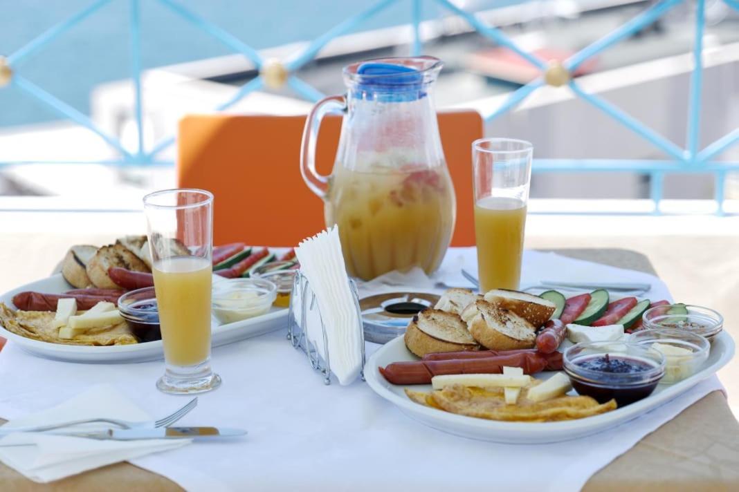 Blue Heaven Hotel Sarandë Eksteriør billede