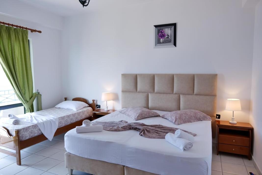 Blue Heaven Hotel Sarandë Eksteriør billede