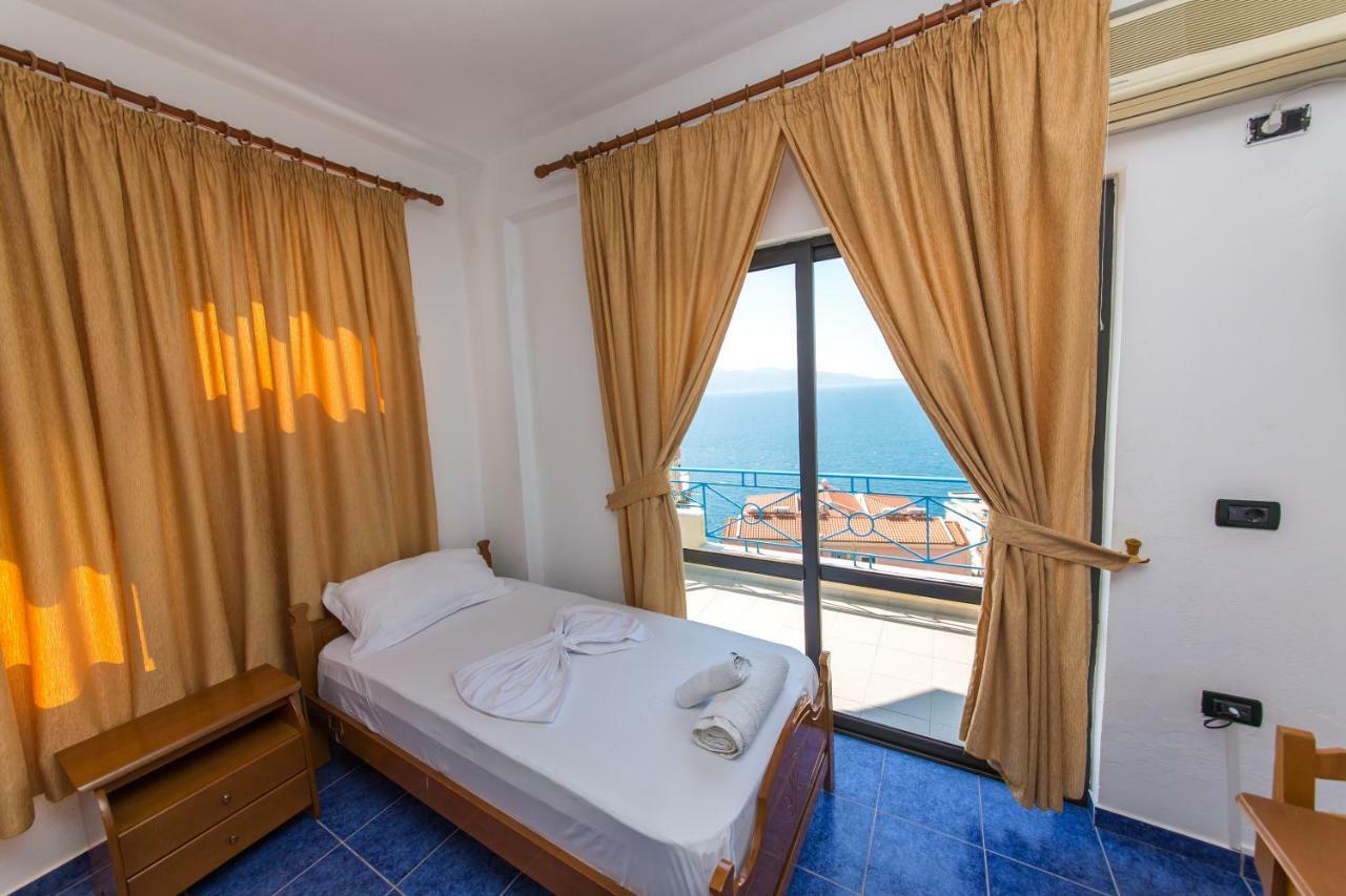 Blue Heaven Hotel Sarandë Eksteriør billede