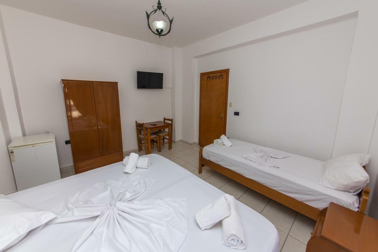 Blue Heaven Hotel Sarandë Eksteriør billede
