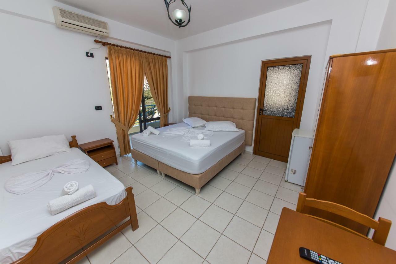 Blue Heaven Hotel Sarandë Eksteriør billede